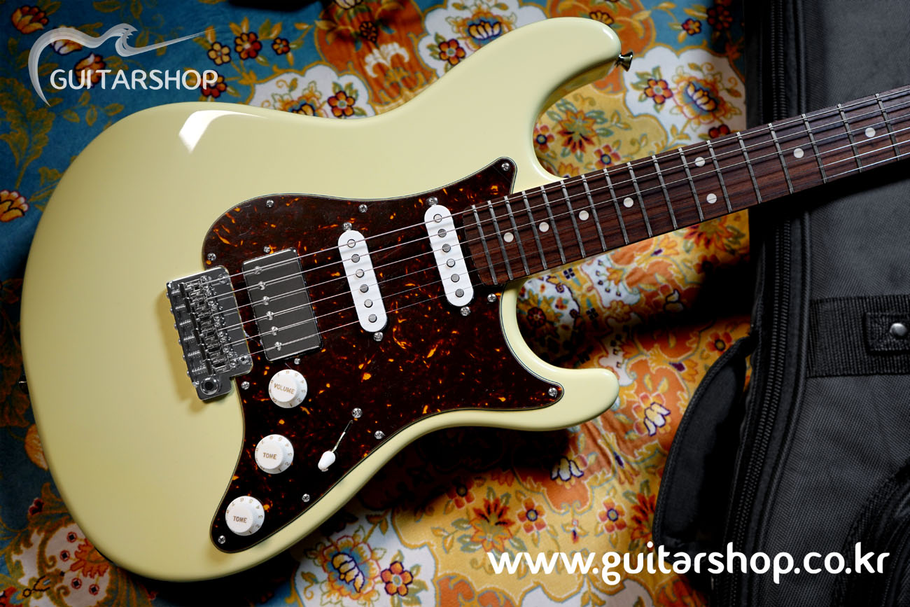 [Sold Out] SUGI Stargazer Guitar Vintage White Color (Too Good To Be Series)